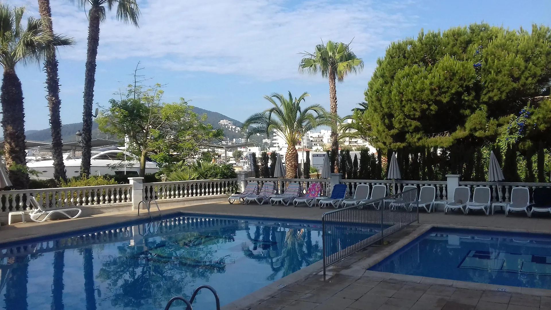 Hotel Tres Torres Santa Eulària des Riu 4*,  Ισπανία