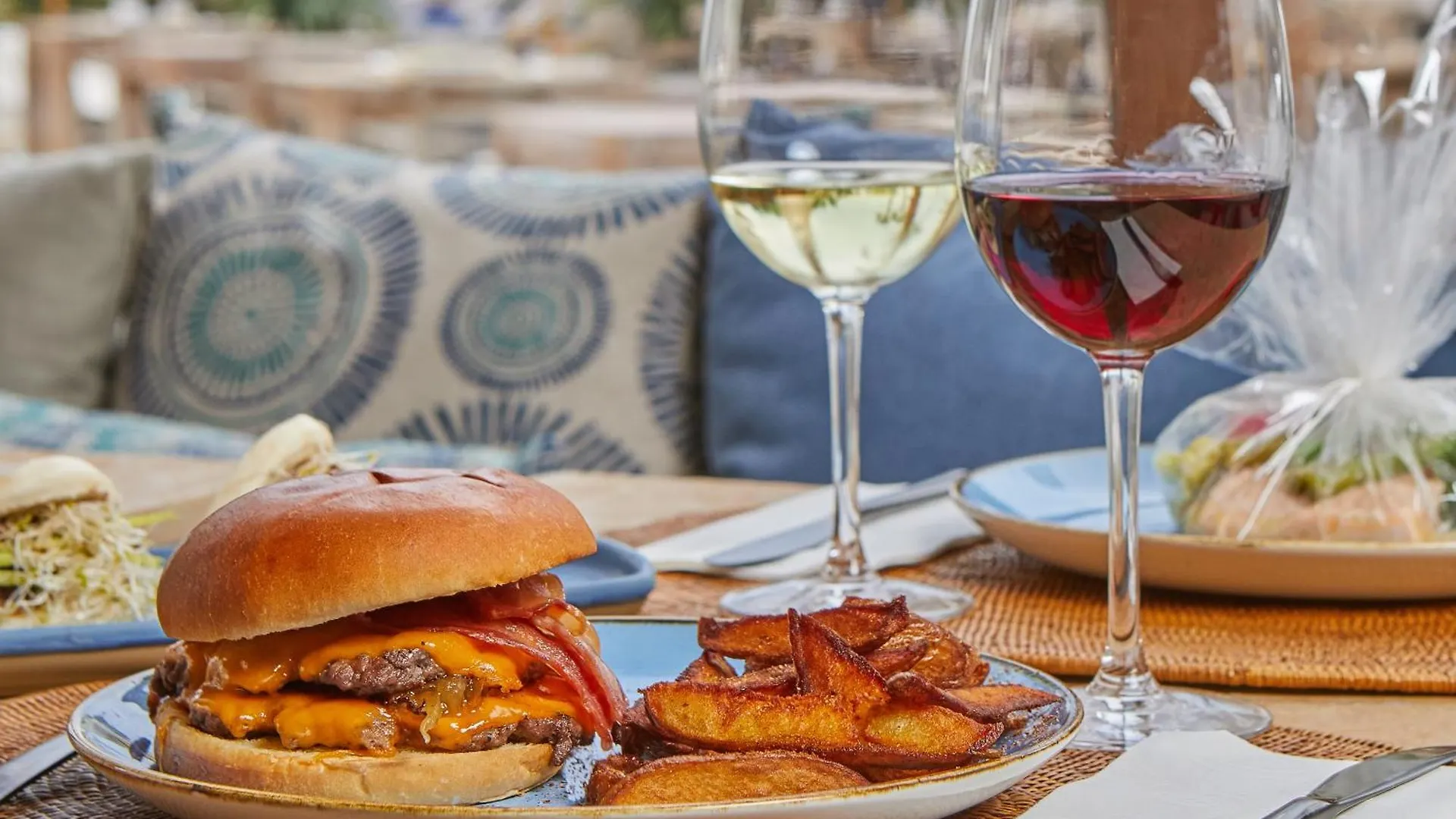 Hotel Tres Torres Santa Eularia des Riu 4*,