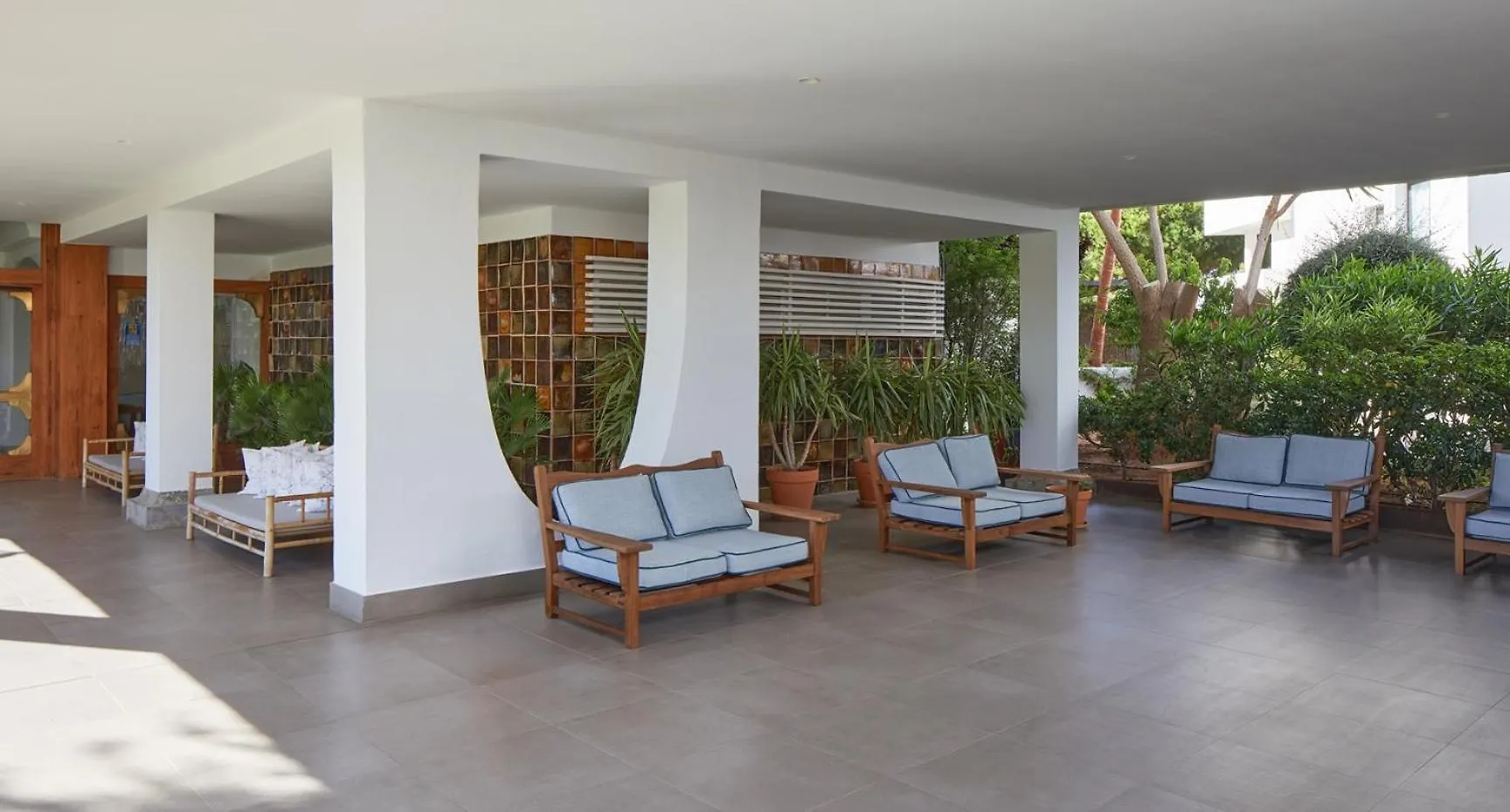 Hotel Tres Torres Santa Eularia des Riu 4*,